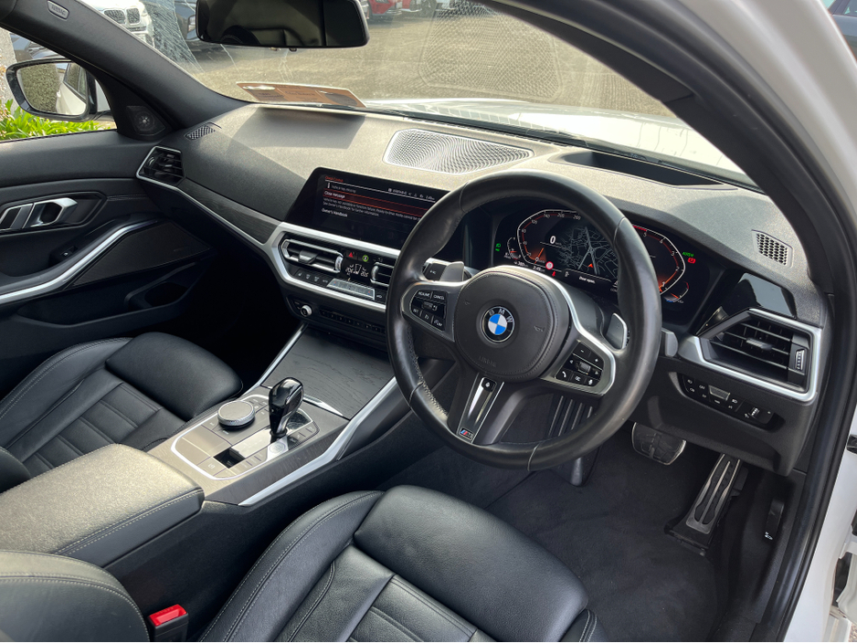 2020 BMW 3 Series - image 14