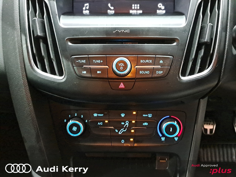 2018 Ford Focus - image 17