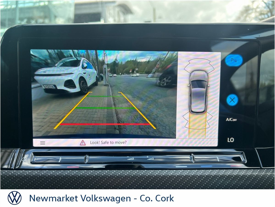 2024 Volkswagen Golf - image 4