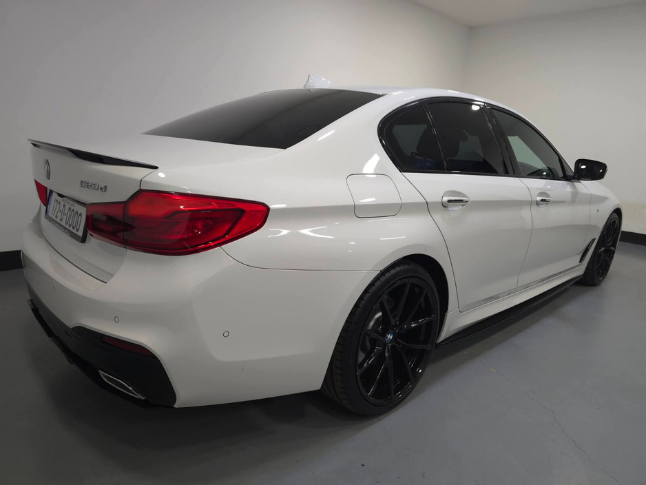 2017 BMW 5 Series - image 5