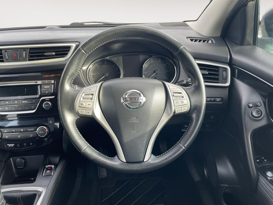 2015 Nissan Qashqai - image 9