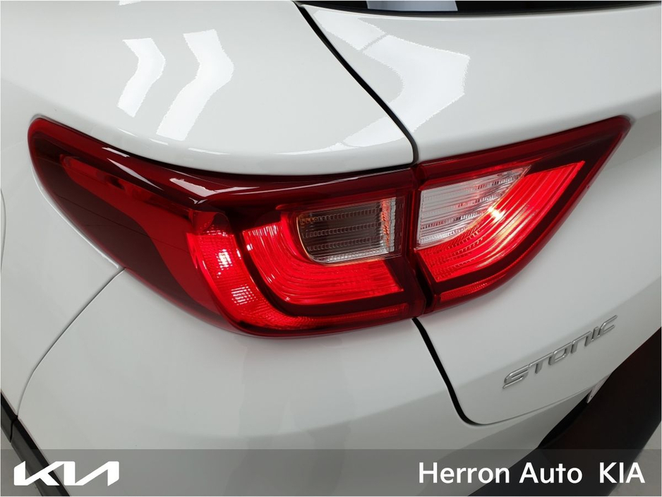 2021 Kia Stonic - image 9