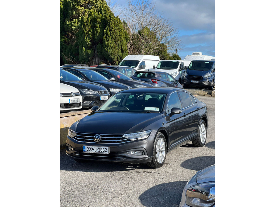 2022 Volkswagen Passat - image 13