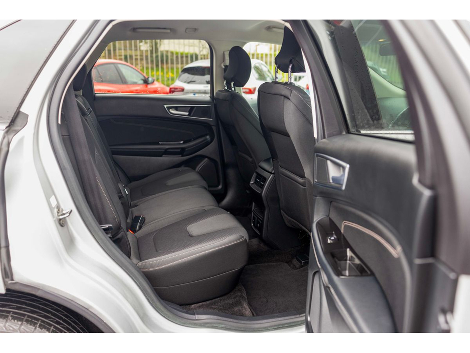 2017 Ford Edge - image 16