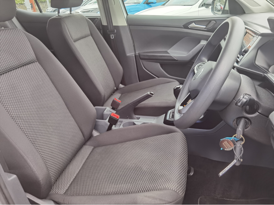 2021 Volkswagen T-Cross - image 7