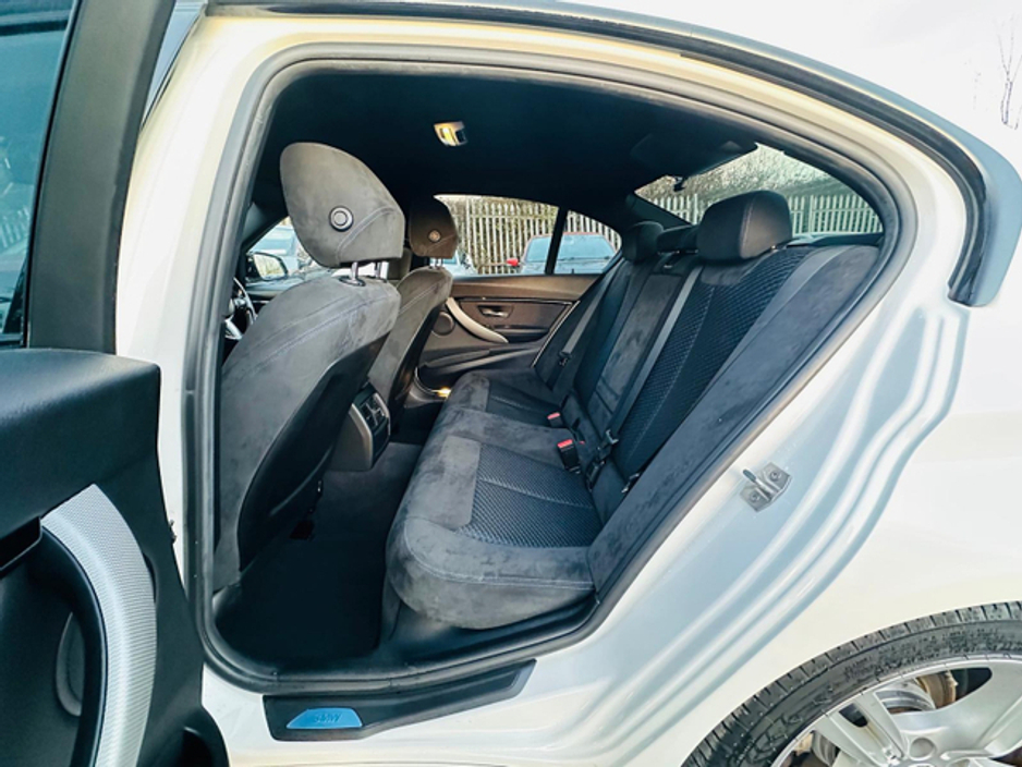 2016 BMW 3 Series - image 15