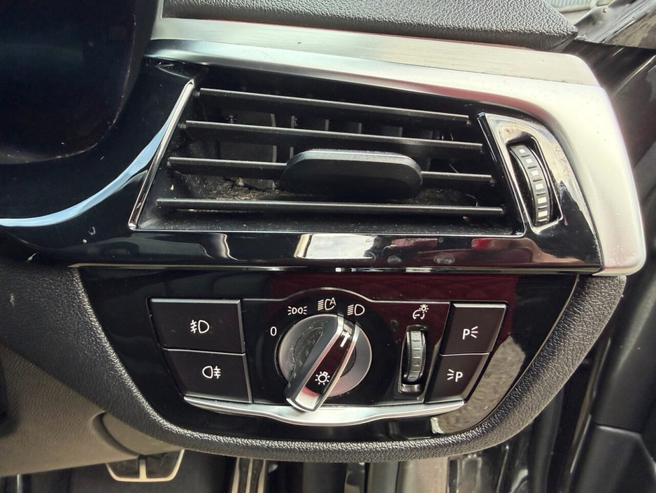 2020 BMW 5 Series - image 14