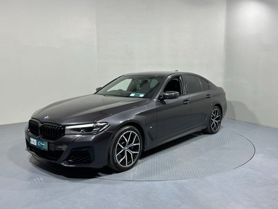 2020 BMW 5 Series - image 3