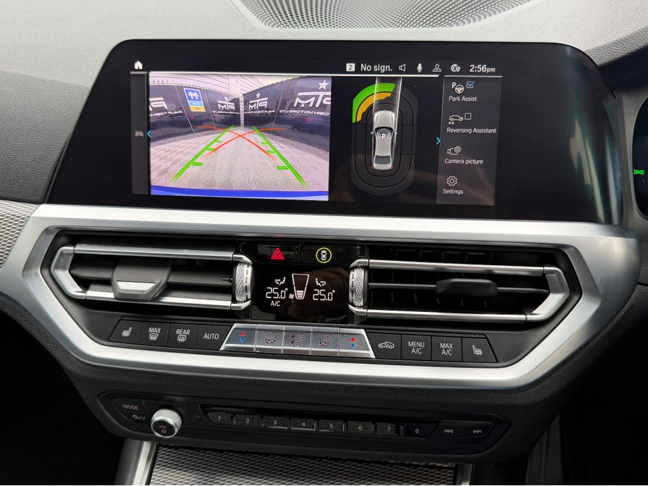 2020 BMW 3 Series - image 18