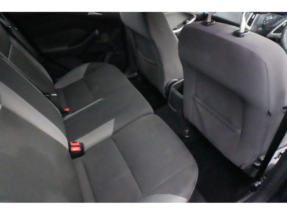 2013 Ford Focus - image 4