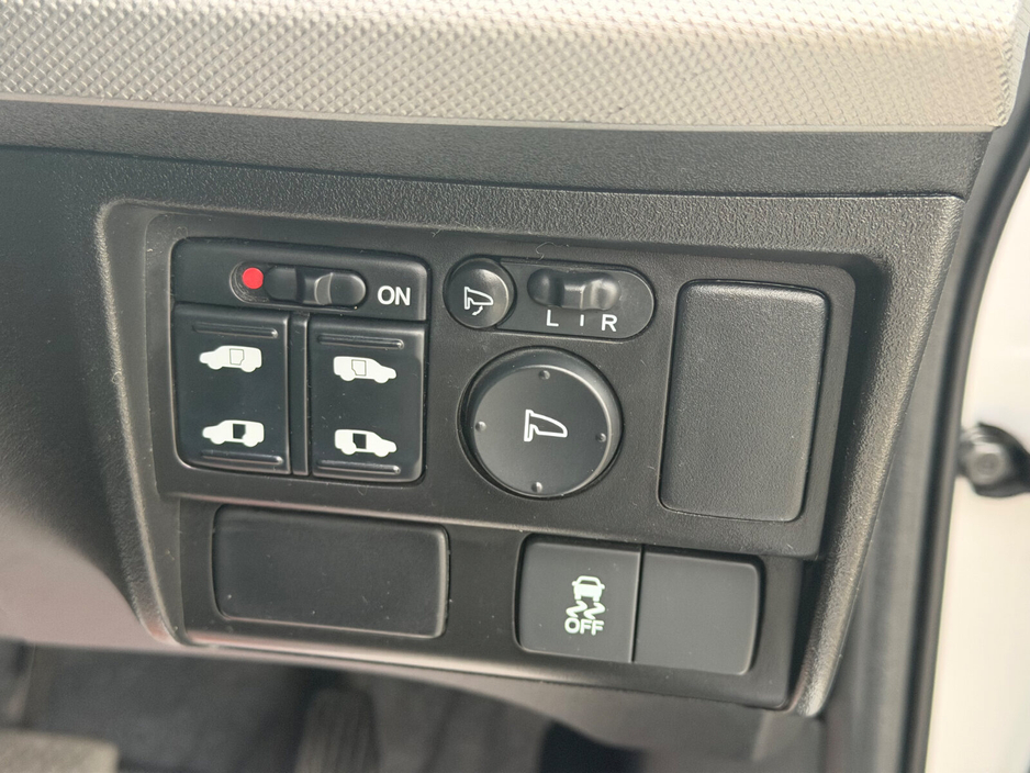 2015 Honda Freed - image 13