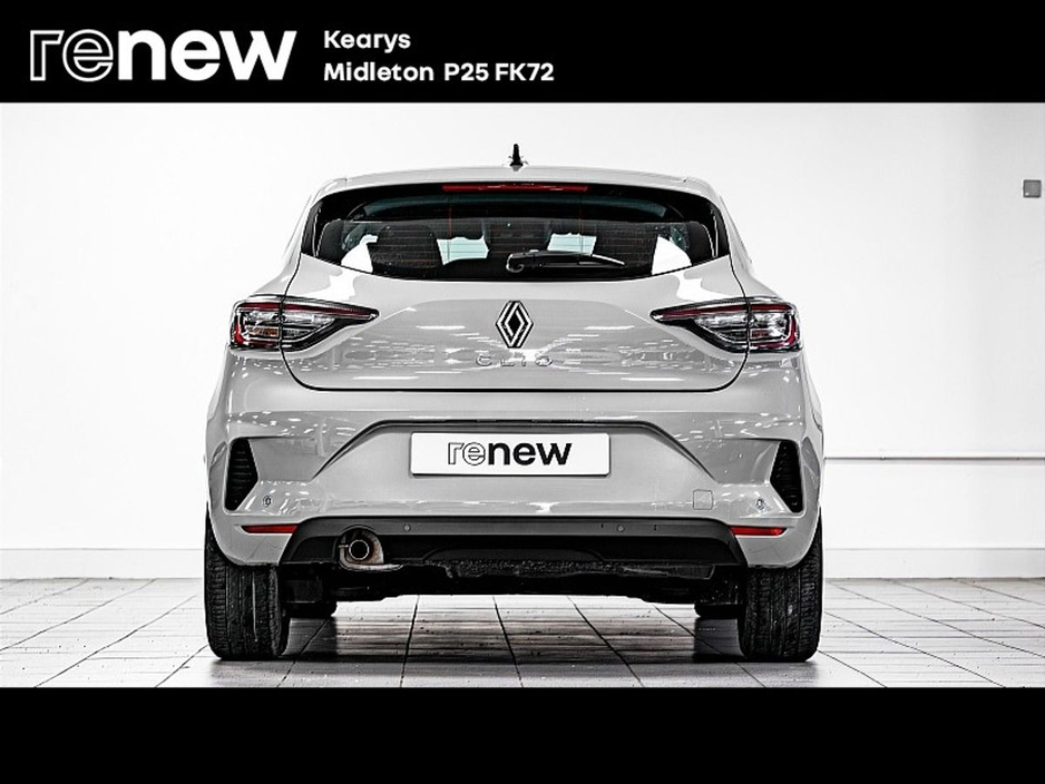 2025 Renault Clio - image 10