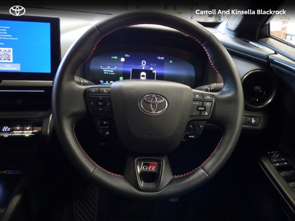 2024 Toyota C-HR - image 10