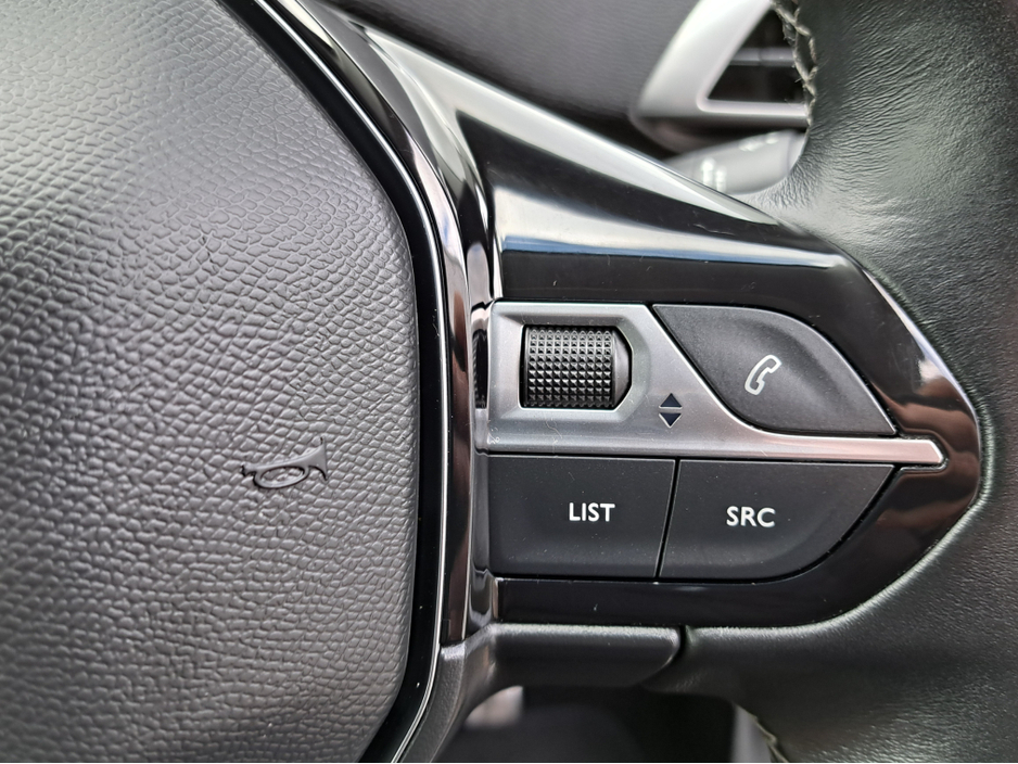 2022 Peugeot 3008 - image 21