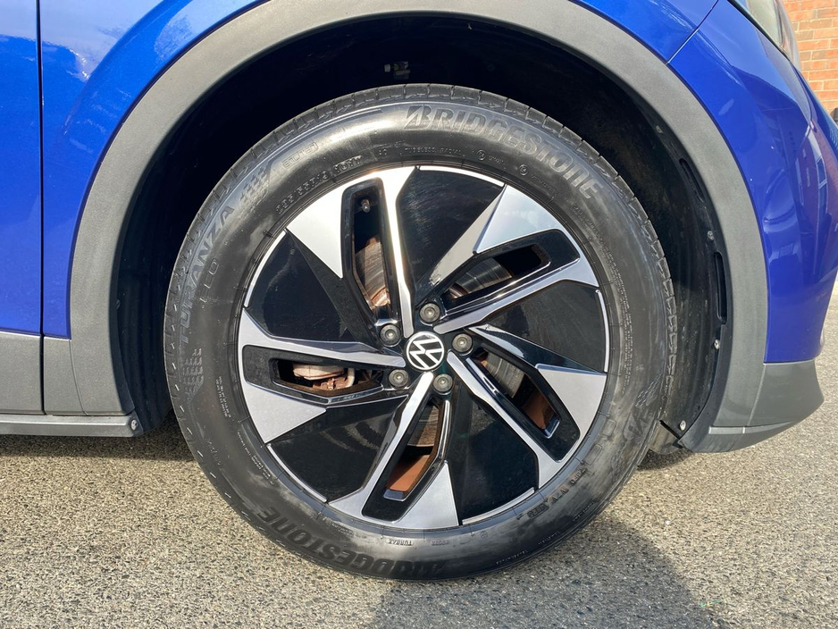 2022 Volkswagen ID.4 - image 5