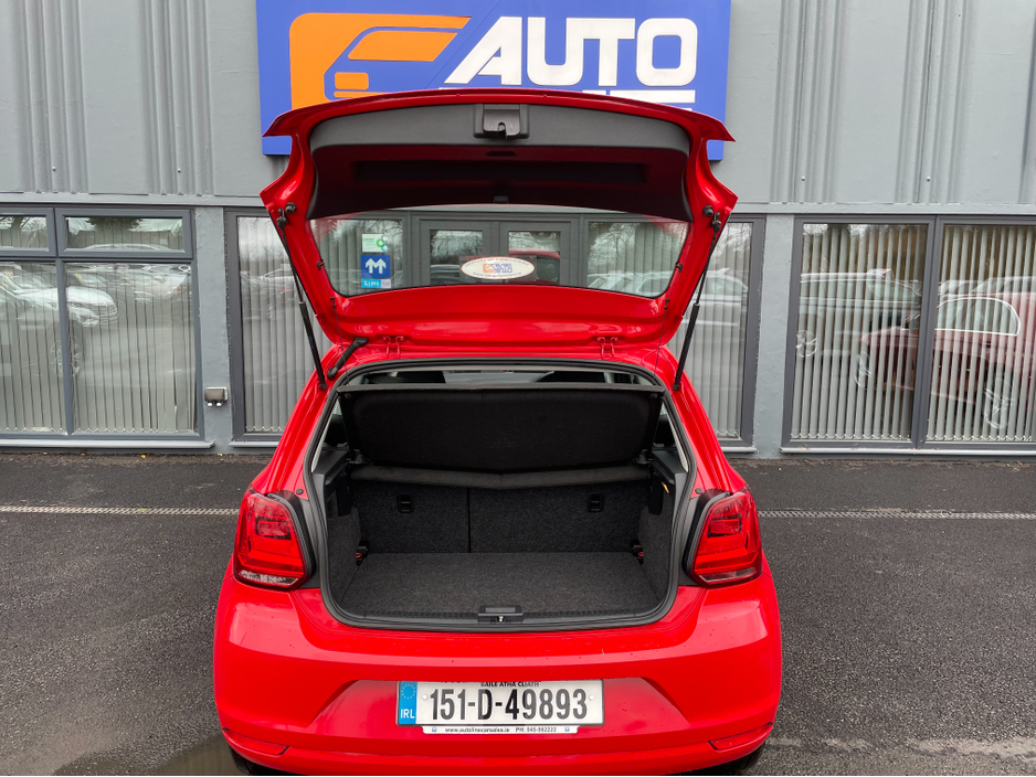 2015 Volkswagen Polo - image 4