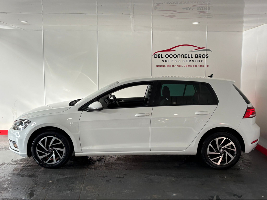 2020 Volkswagen Golf - image 10