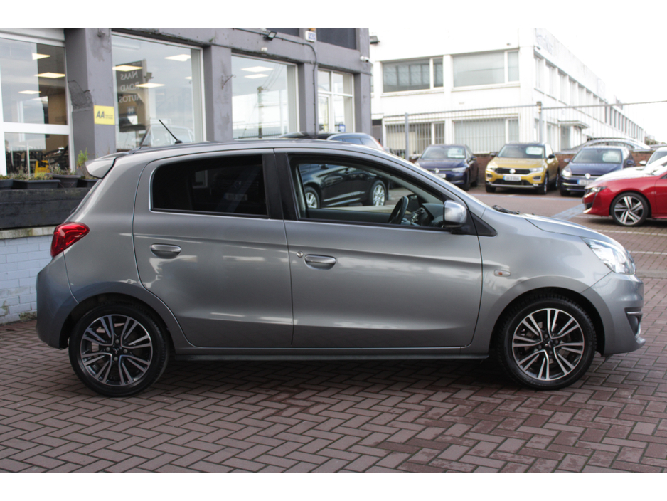 2018 Mitsubishi Space Star - image 2