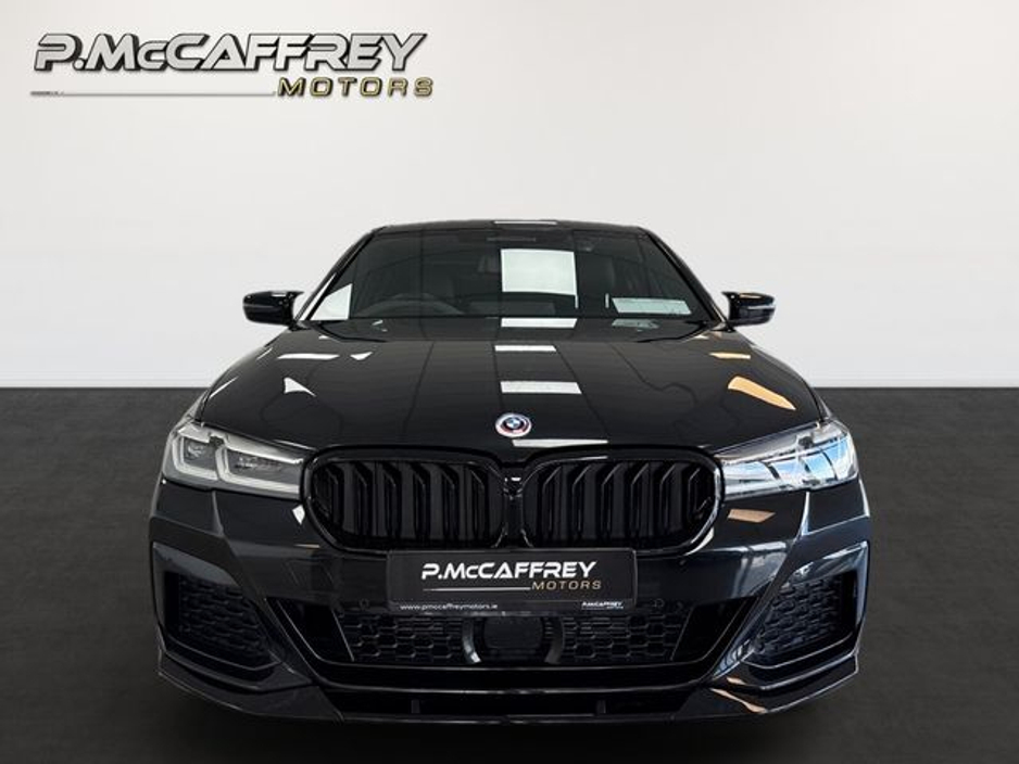 2022 BMW 5 Series - image 2