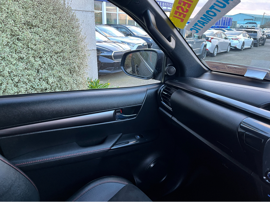 2023 Toyota Hilux GR SPORT AUTOMATIC 2.4 DIESEL //LOW MILES//HIGH SPEC//360 PARKING CAMERAS//KEYLESS ENTRY//ADAPTIVE CRUISE CONTROL//