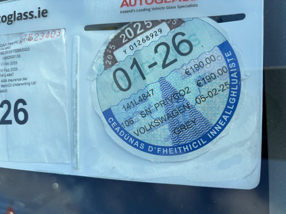 2014 Volkswagen Golf - image 9