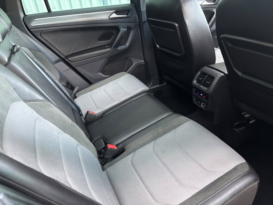 2020 Volkswagen Tiguan - image 5