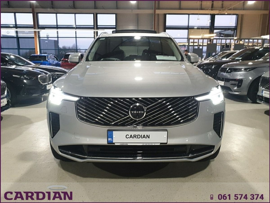 2025 Volvo XC90 - image 2