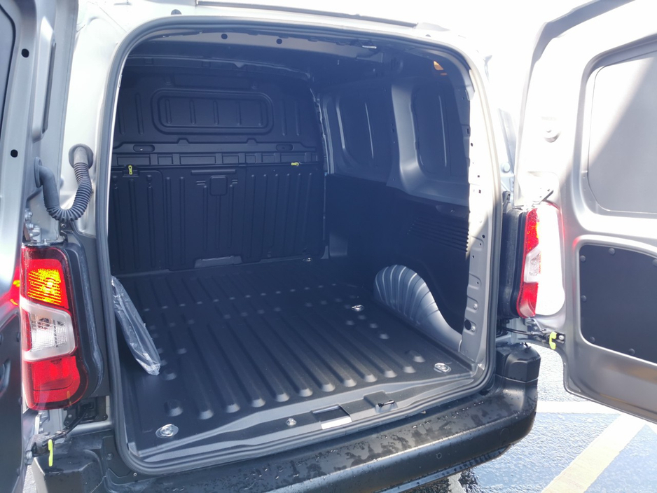 2026 Citroen Berlingo - image 4