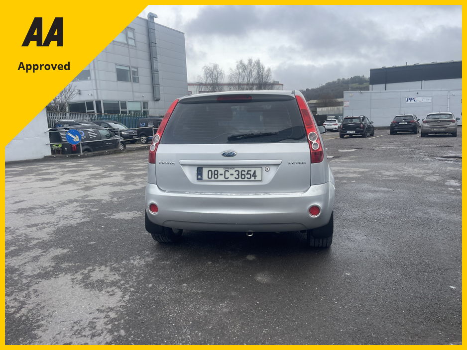 2008 Ford Fiesta - image 11