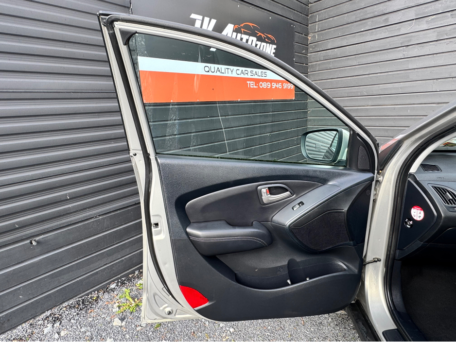 2011 Hyundai ix35 - image 16