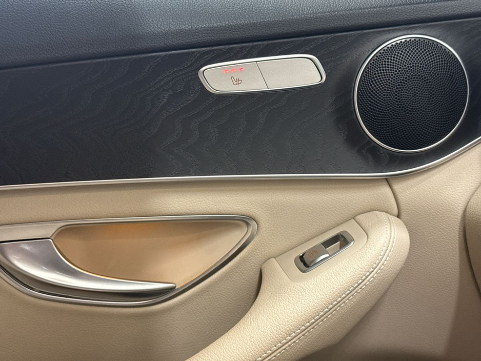 2020 Mercedes-Benz C Class - image 15