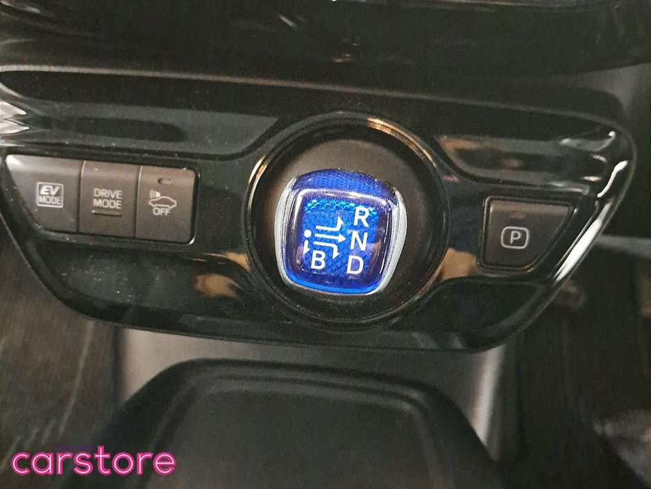 2020 Toyota Prius - image 16