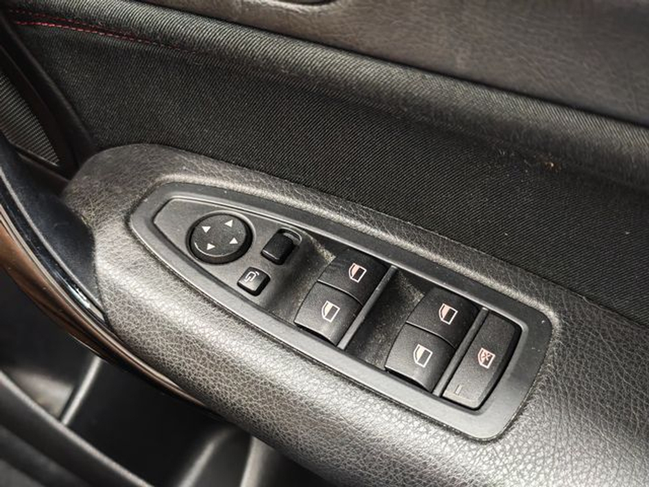 2017 BMW 1 Series - image 20