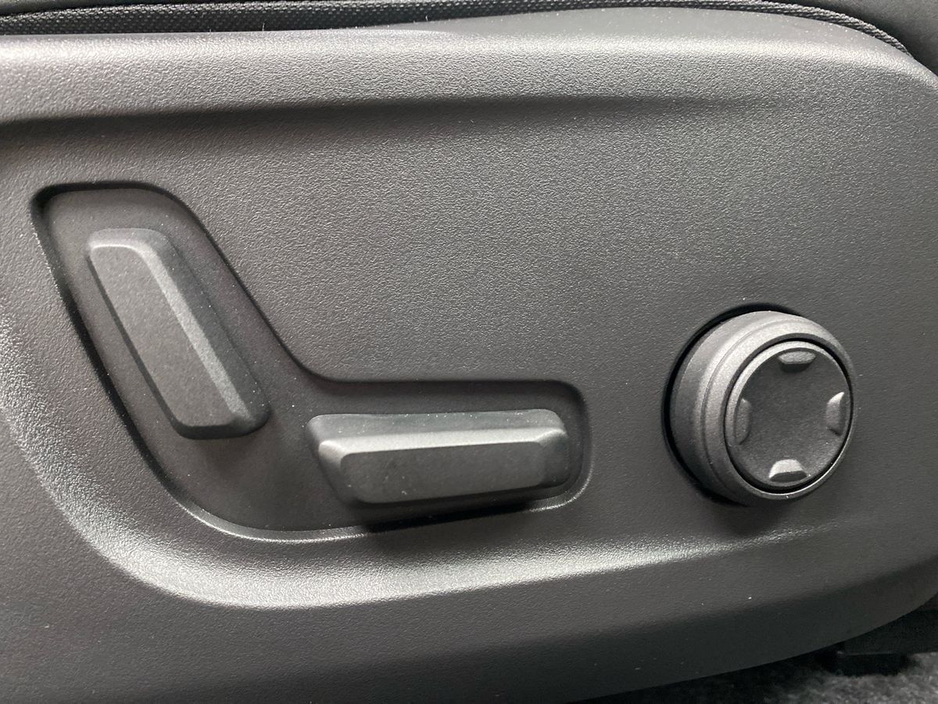 2026 Volvo XC40 - image 22