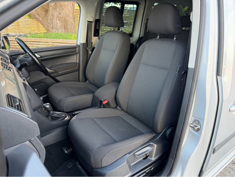 2016 Volkswagen Caddy - image 27