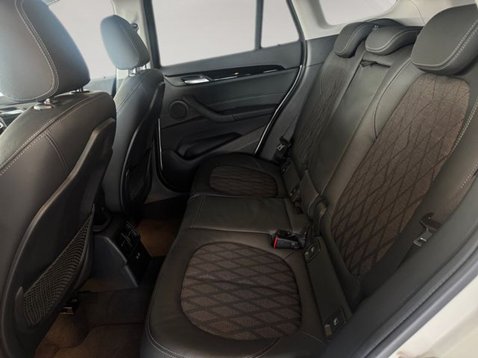 2019 BMW X1 - image 16