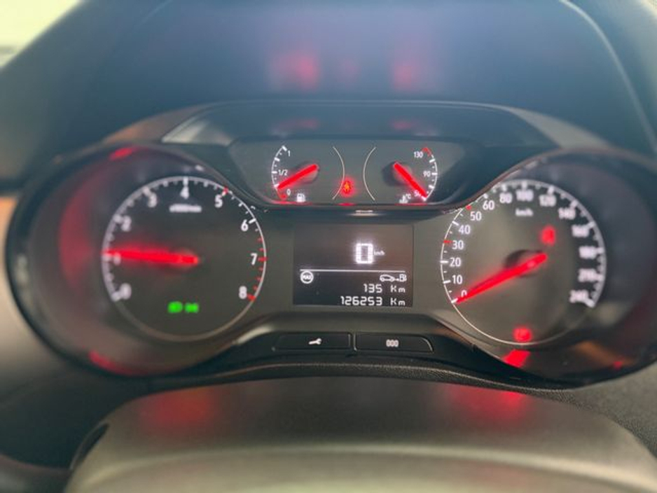 2021 Opel Crossland - image 10