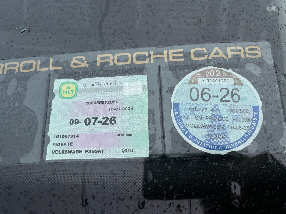 2016 Volkswagen Passat - image 24