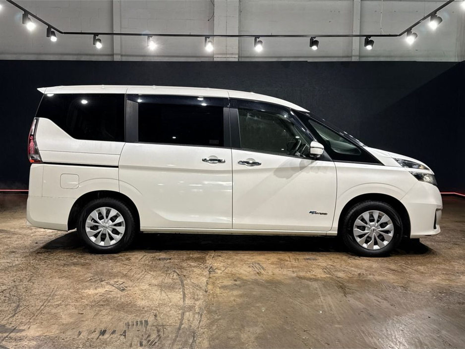 2018 Nissan Serena S-HYBRID 2.0L AUTOMATIC - MULTI FUNCTION STEERING WHEEL - CRUISE CONTROL - HEATING / AC CONTROLS - REVERSE CAMERA €19,950