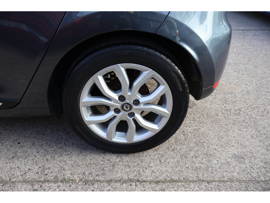 2017 Renault Clio - image 37