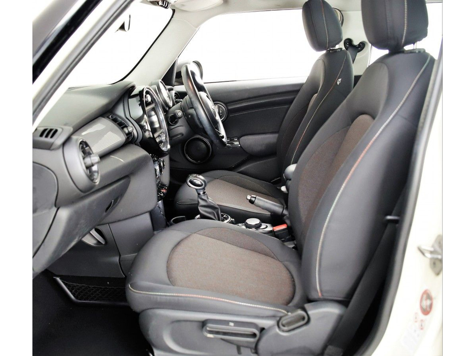 2016 MINI Hatch 1.5 AUTO 5DR *1 YEARS WARRANTY* €14,990