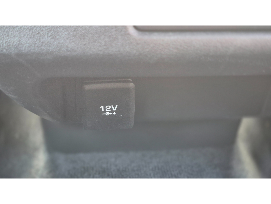 2020 Land Rover Range Rover Evoque - image 18