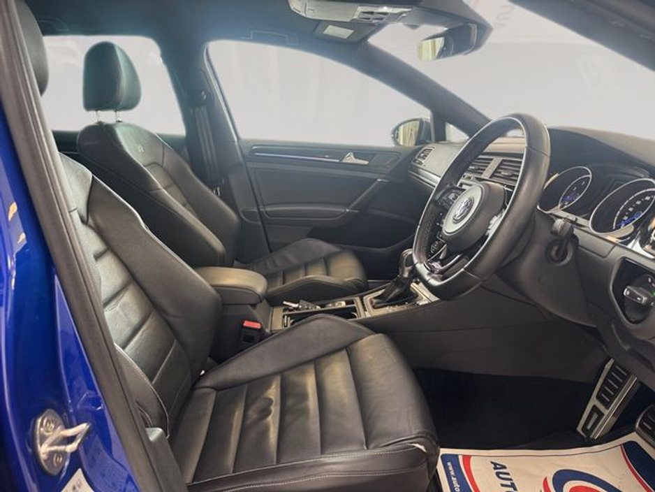 2016 Volkswagen Golf - image 11