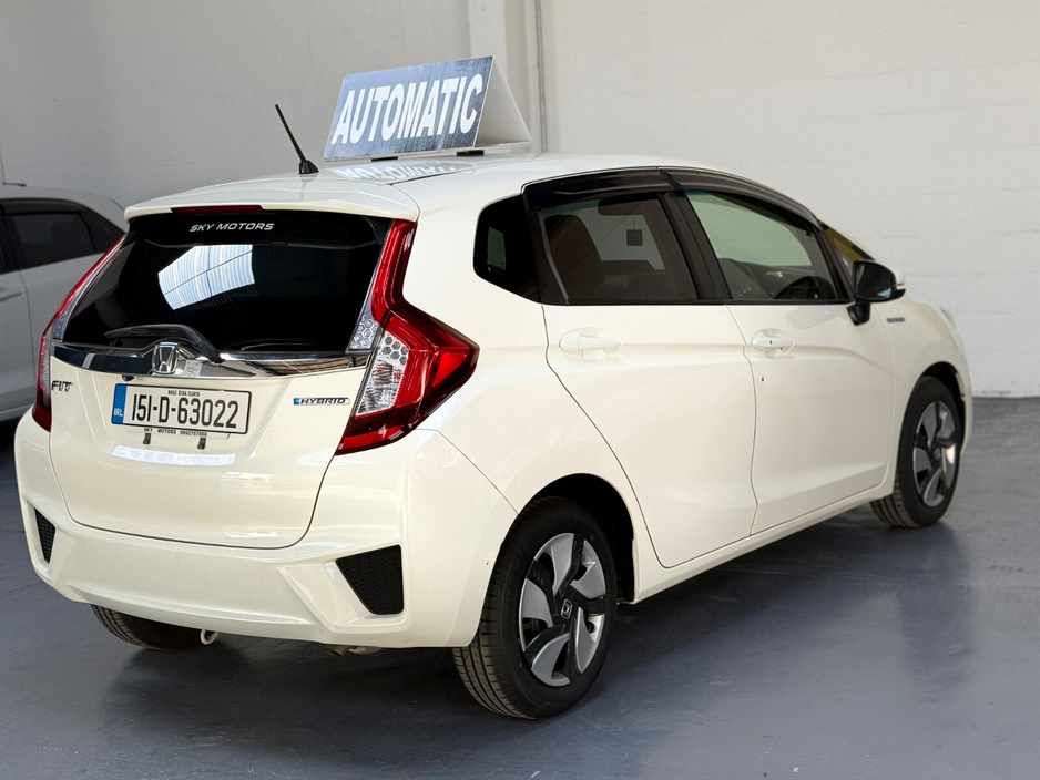 2015 Honda Fit - image 5