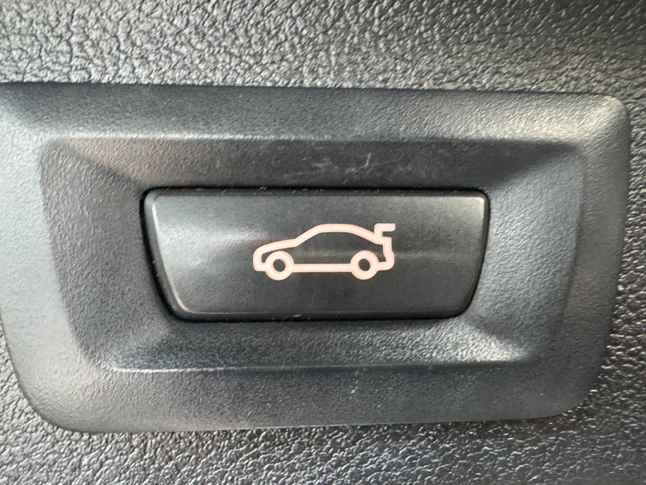 2021 BMW 5 Series - image 29