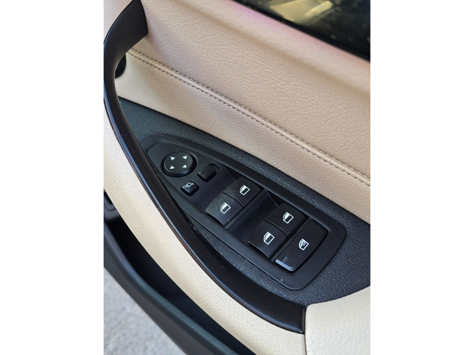 2020 BMW X1 - image 10