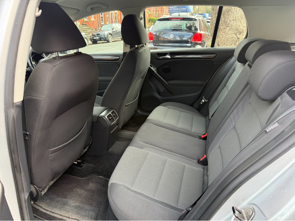 2012 Volkswagen Golf - image 11