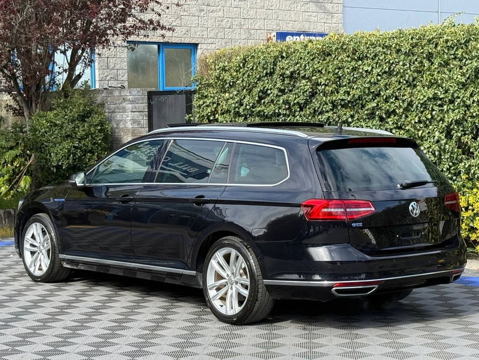 2016 Volkswagen Passat - image 6