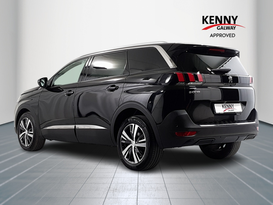 2024 Peugeot 5008 - image 5