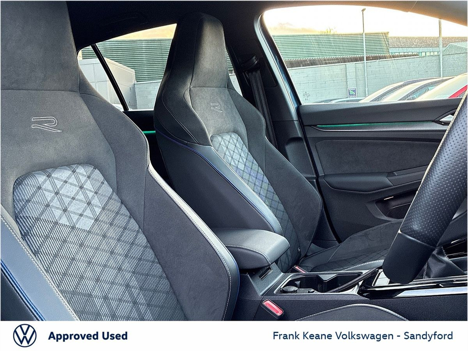 2025 Volkswagen Golf *R-LINE* 1.5TSI 150HP Manual @Frank Keane Volkswagen South Dublin €36,495